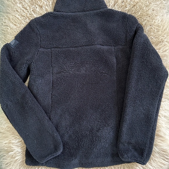 The North Face Pullover - Picture 2 of 5